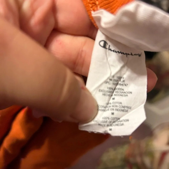 CHAMPION REVERSE WEAVE CROPPED LOGO TEE - Picture 3 of 3